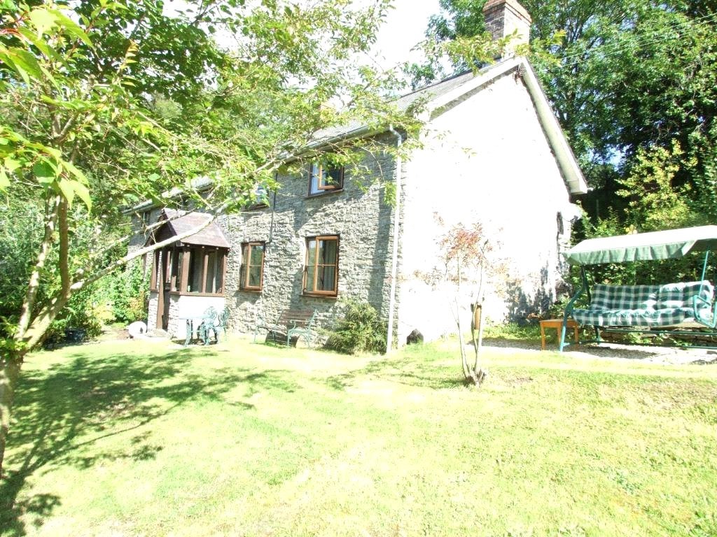 House B4356 in Llangunllo