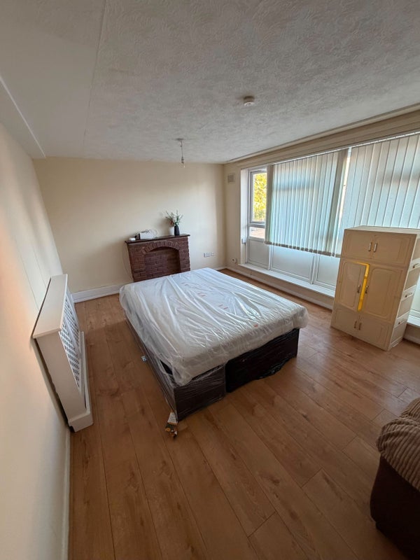 Room Trellis Square in Greater London