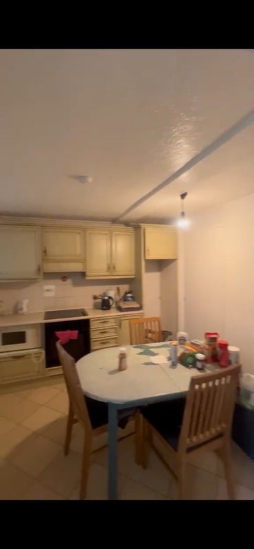 Room Trellis Square in Greater London