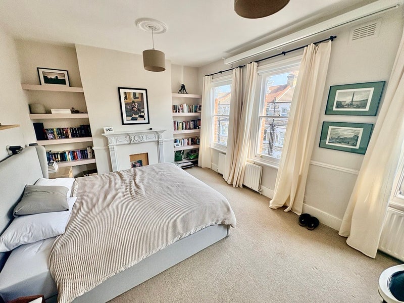 Room Mayflower Road in Greater London