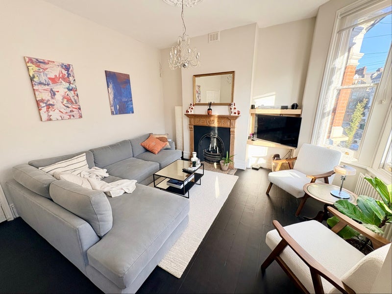 Room Mayflower Road in Greater London