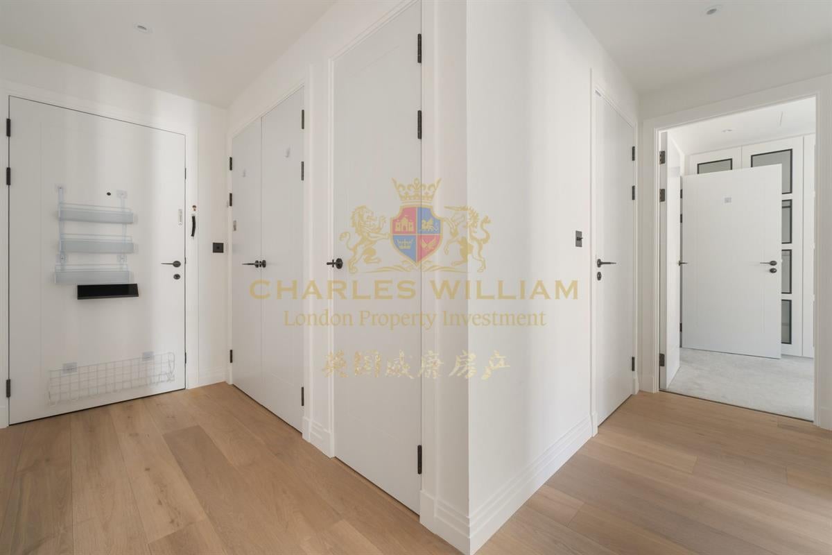 Flat Thurstan Street in Greater London