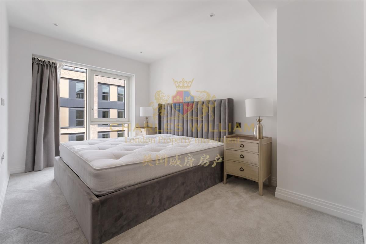 Flat Thurstan Street in Greater London