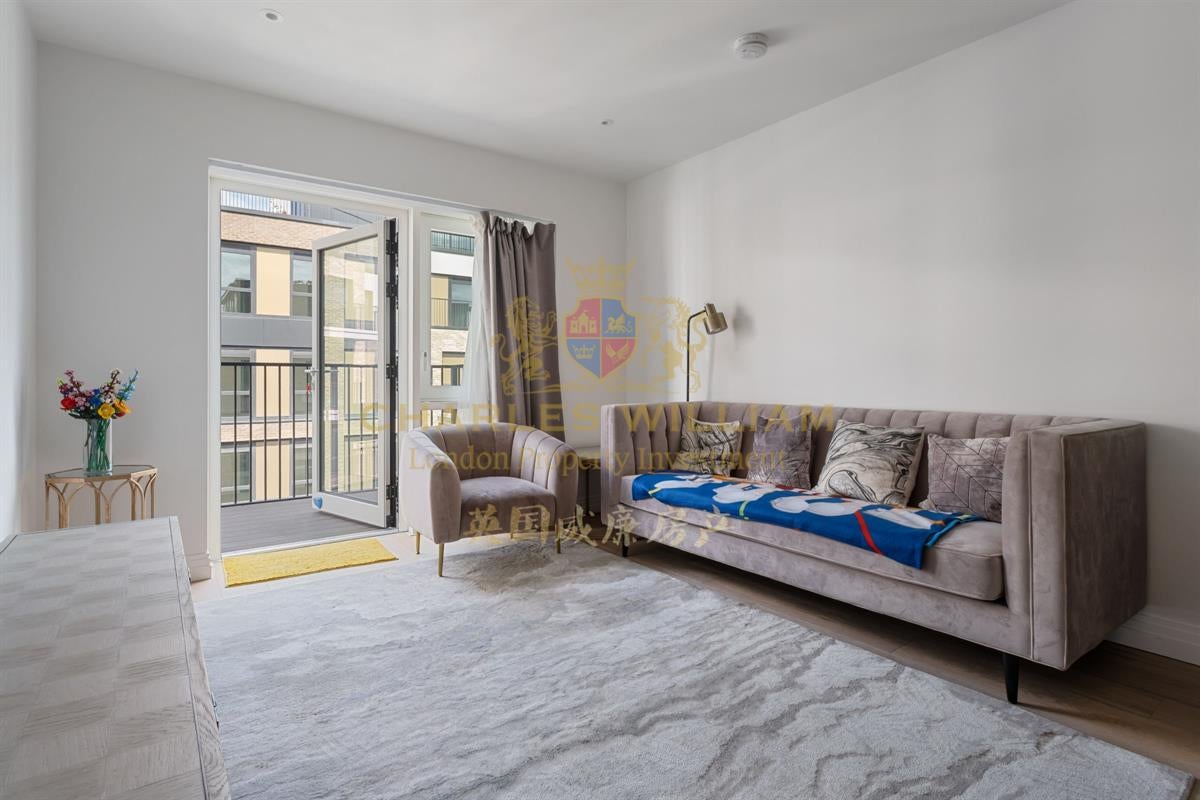 Flat Thurstan Street in Greater London