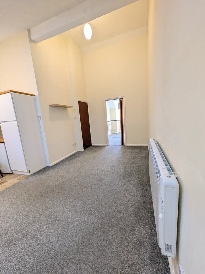 Flat Hasletts Close in Tunbridge Wells