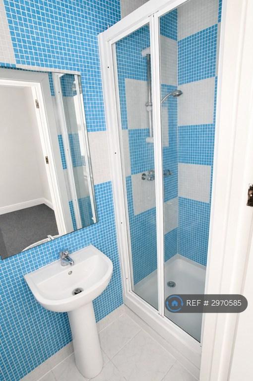 Room Sovereign Grove in Greater London