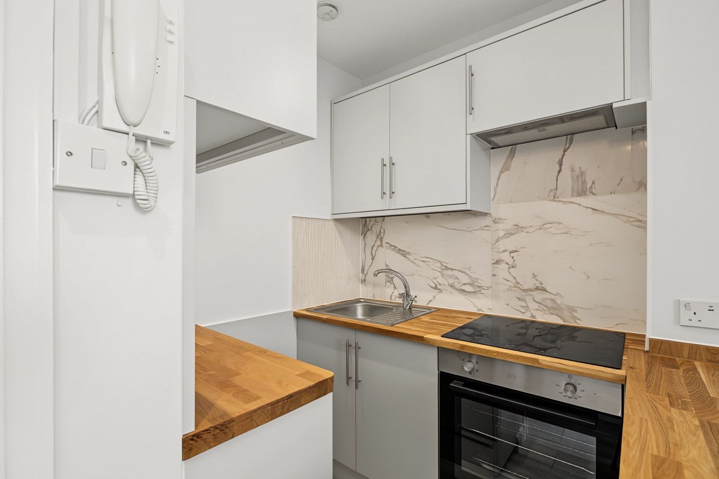 Flat Blackstock Mews in Greater London