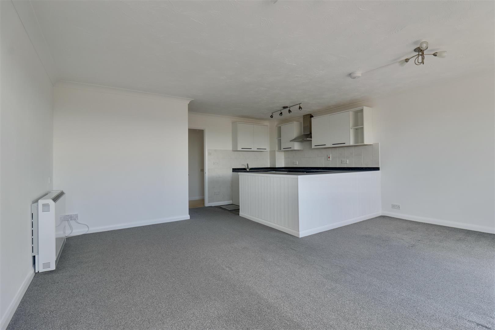 Flat Southwood Road in Mengham