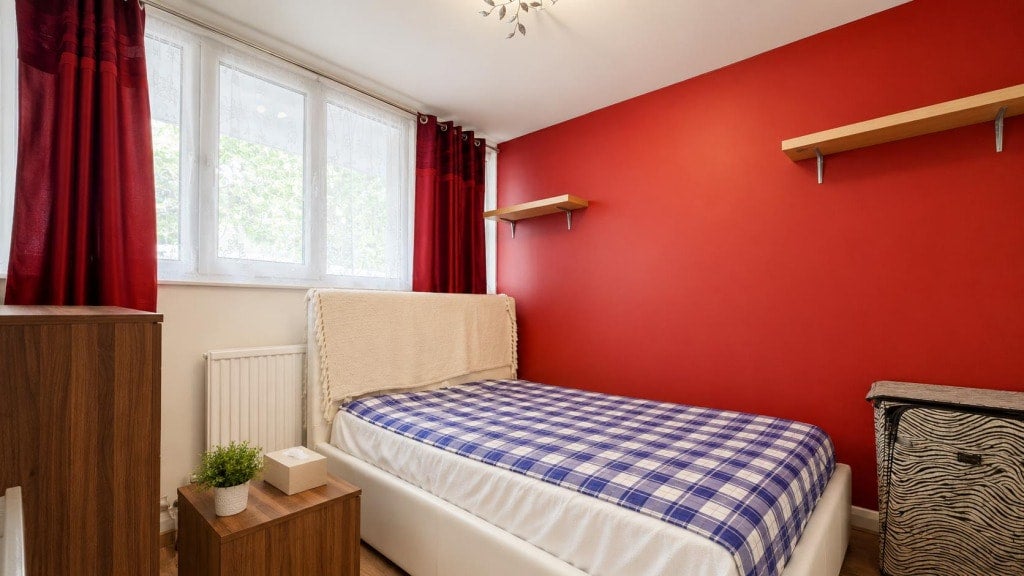 Flat Finborough Road in Greater London