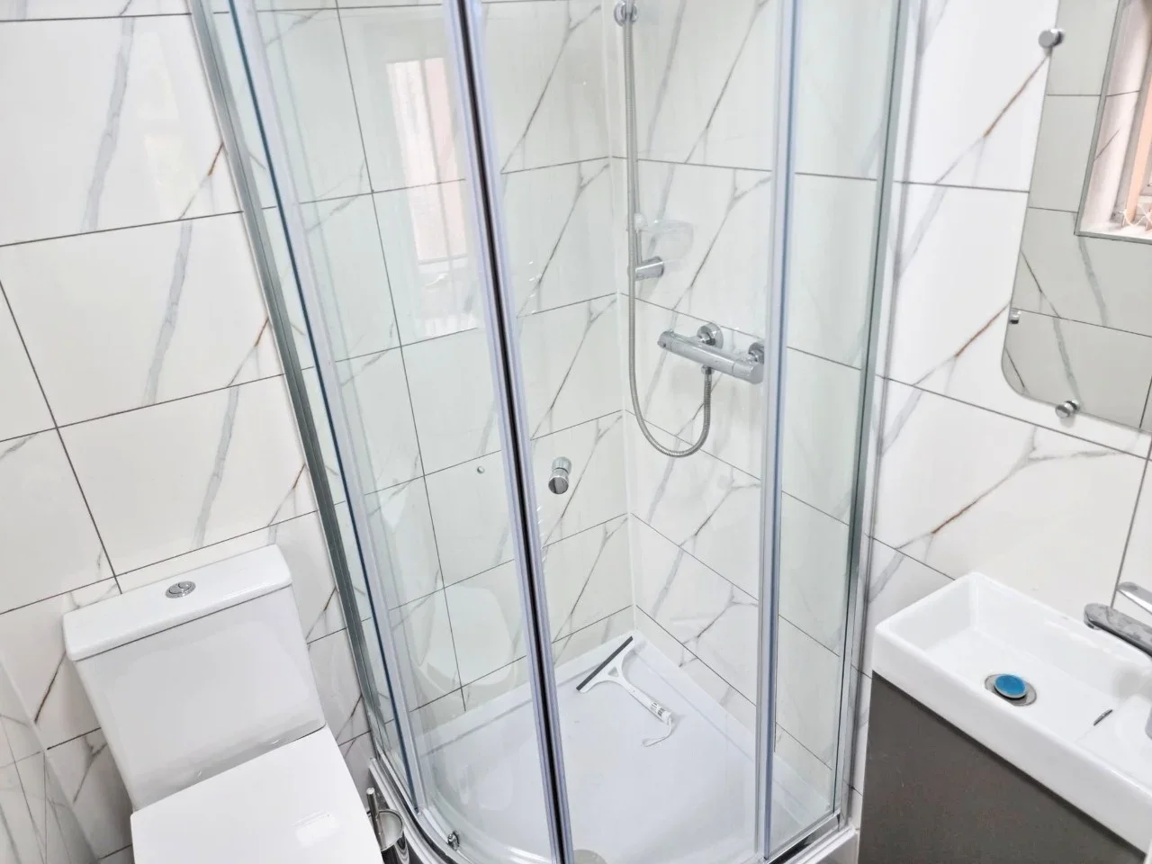Room Bearwood Road in Sandwell