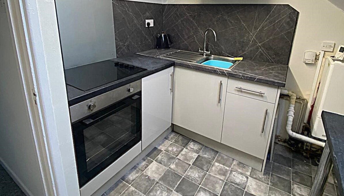 Flat Penarth Road in Cardiff