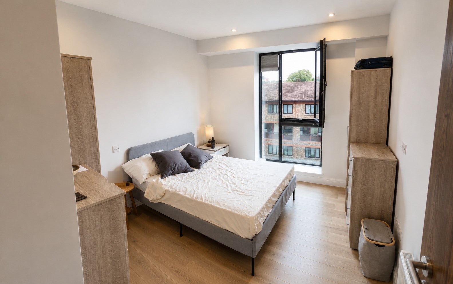 Flat Hoxton Street in Greater London