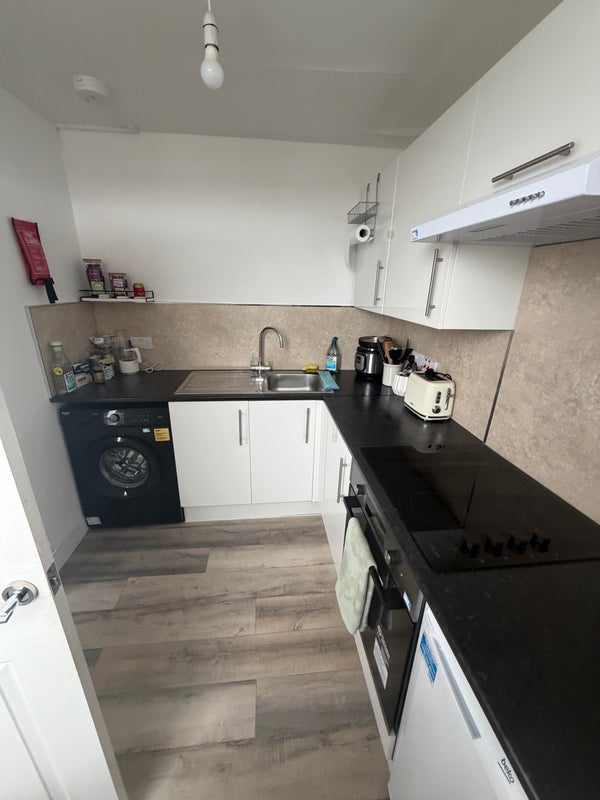 Room Carnegie Court in City of Edinburgh
