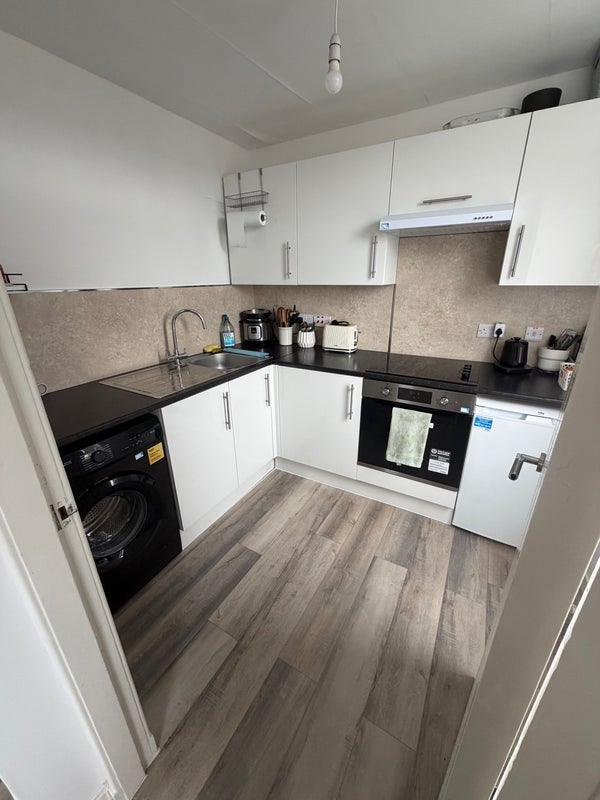 Room Carnegie Court in City of Edinburgh