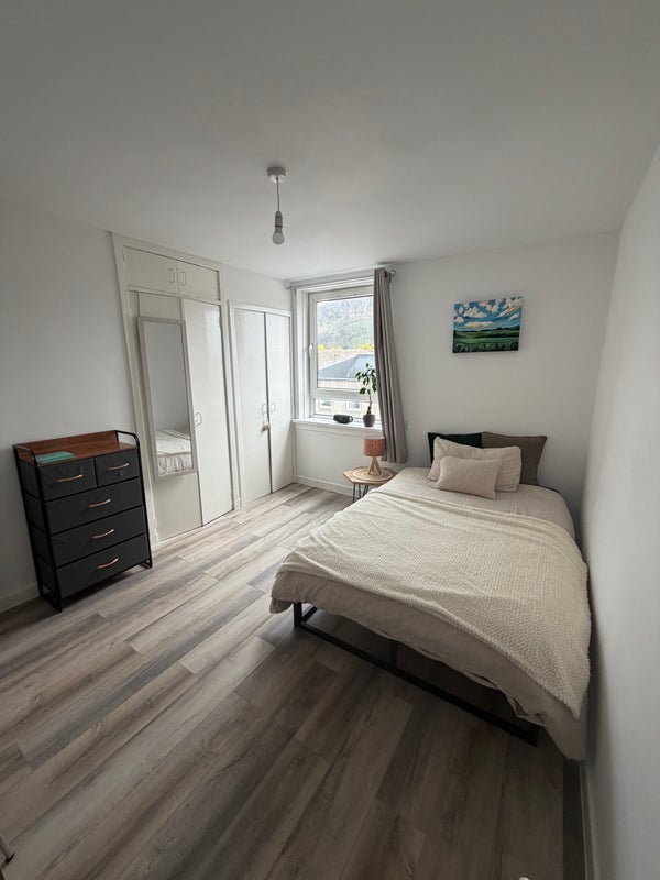 Room Carnegie Court in City of Edinburgh