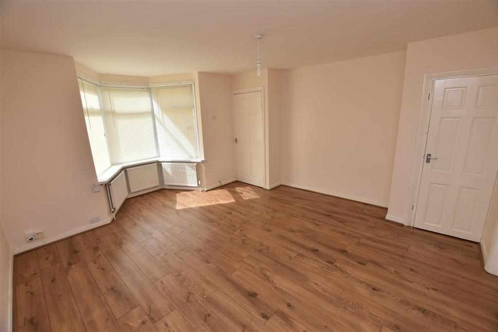 Flat Poole Crescent in Birmingham