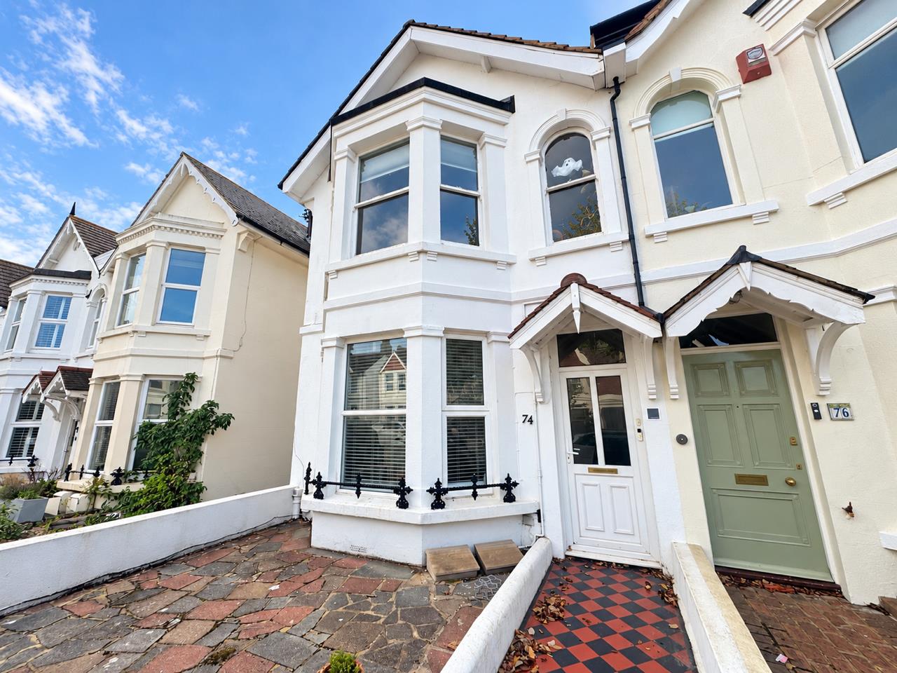 Flat St Leonards Road in Portslade by Sea