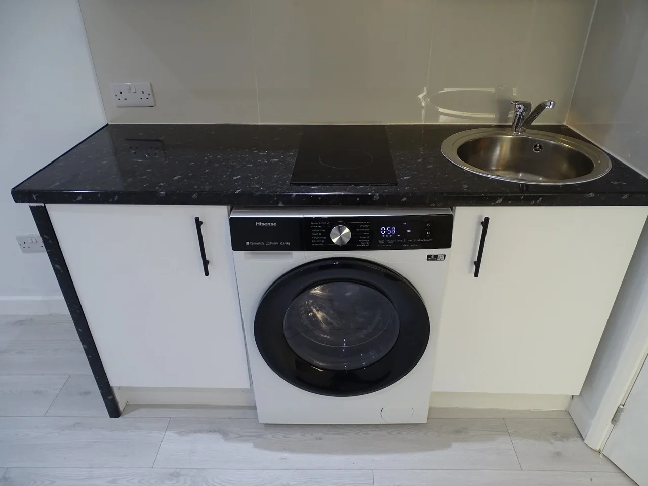 Flat Glamorgan Close in Greater London
