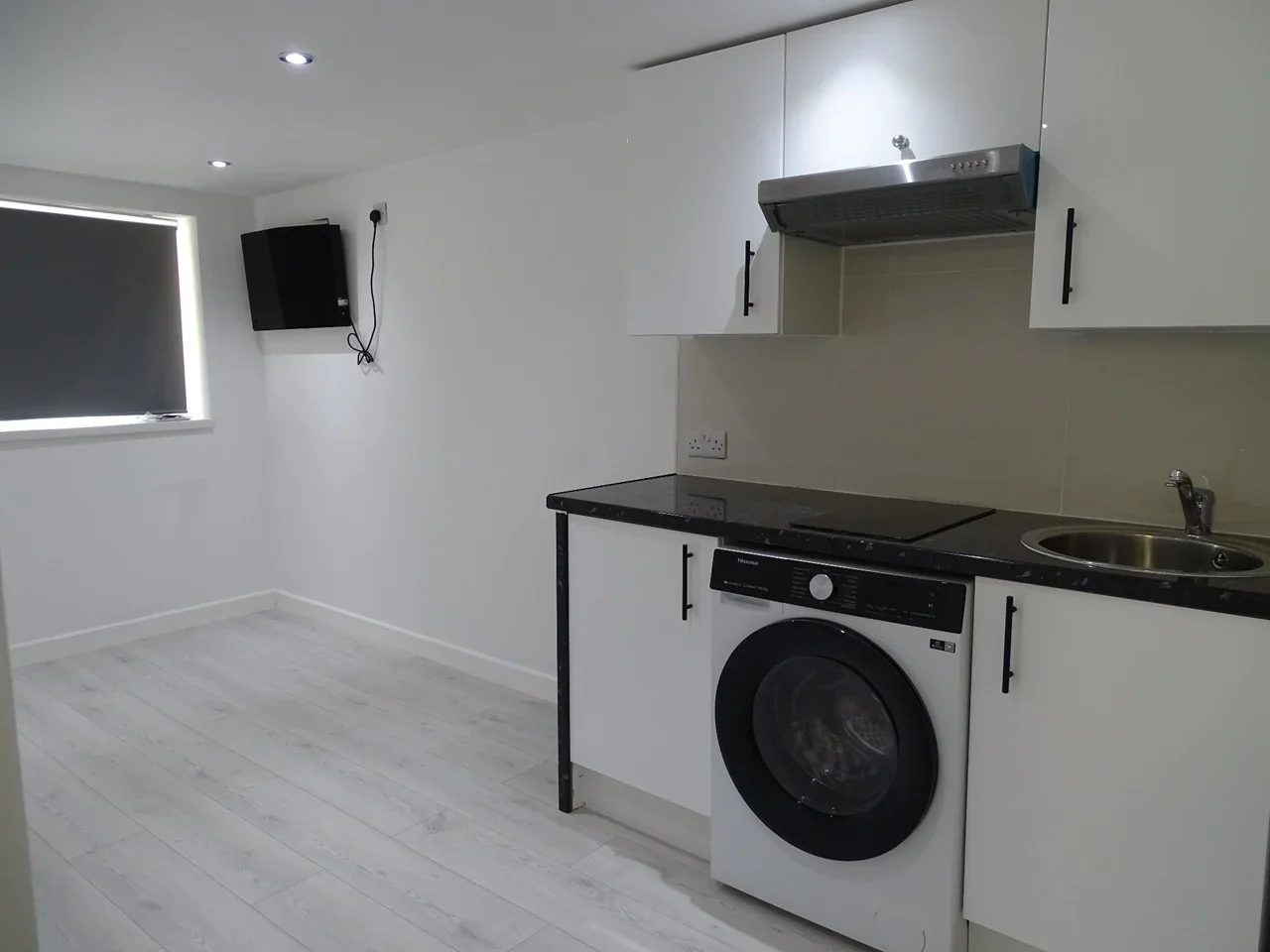Flat Glamorgan Close in Greater London