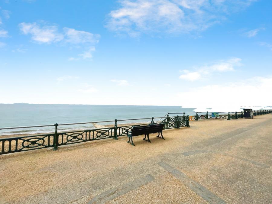 Flat King's Esplanade in Portslade by Sea