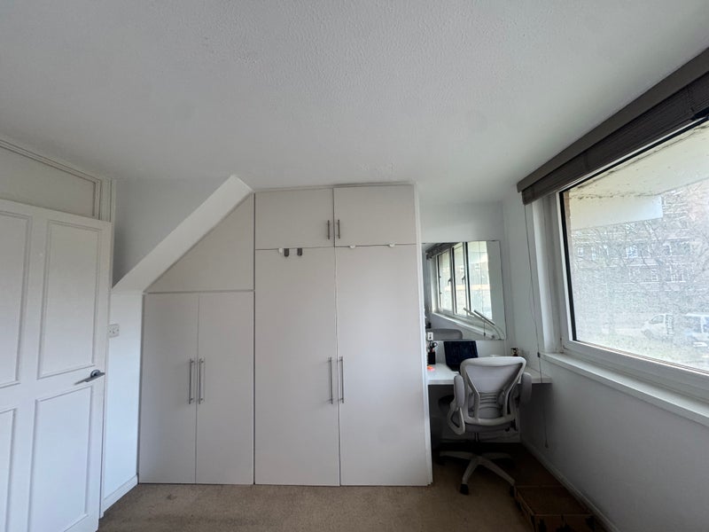 Room Fulham Court in Greater London