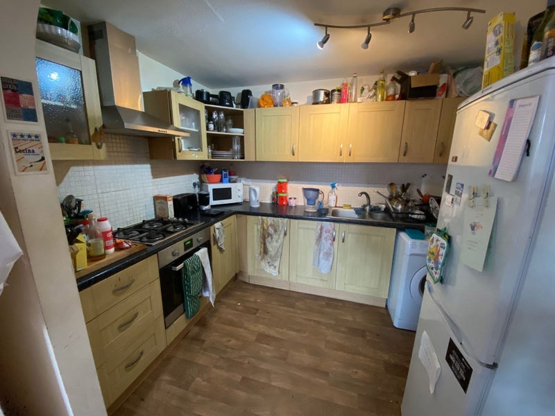 Room Coleridge Close in Greater London