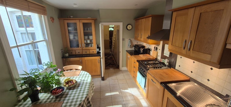 Room Baronsmere Road in Greater London