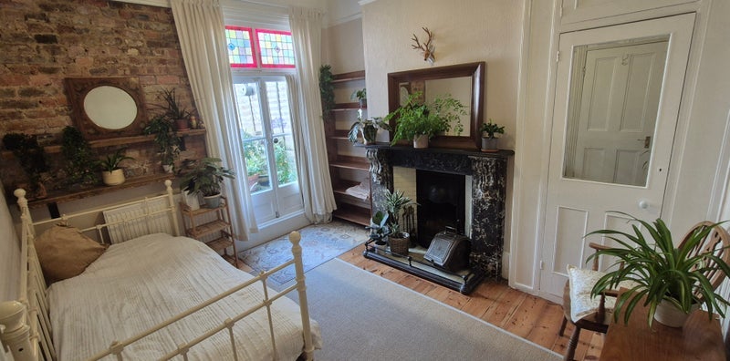 Room Baronsmere Road in Greater London