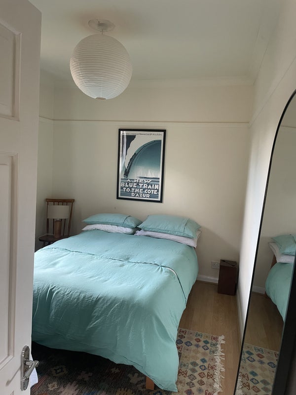 Room Cyprus Street in Greater London