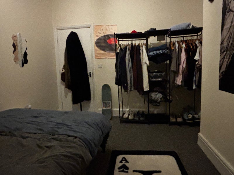 Room Beverley Road in Bristol