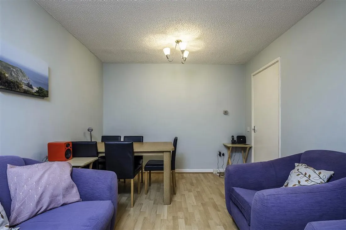 Flat Abernethy Quay in Swansea