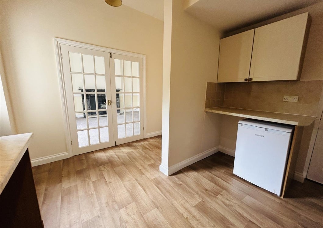 Flat Tettenhall Road in Wolverhampton