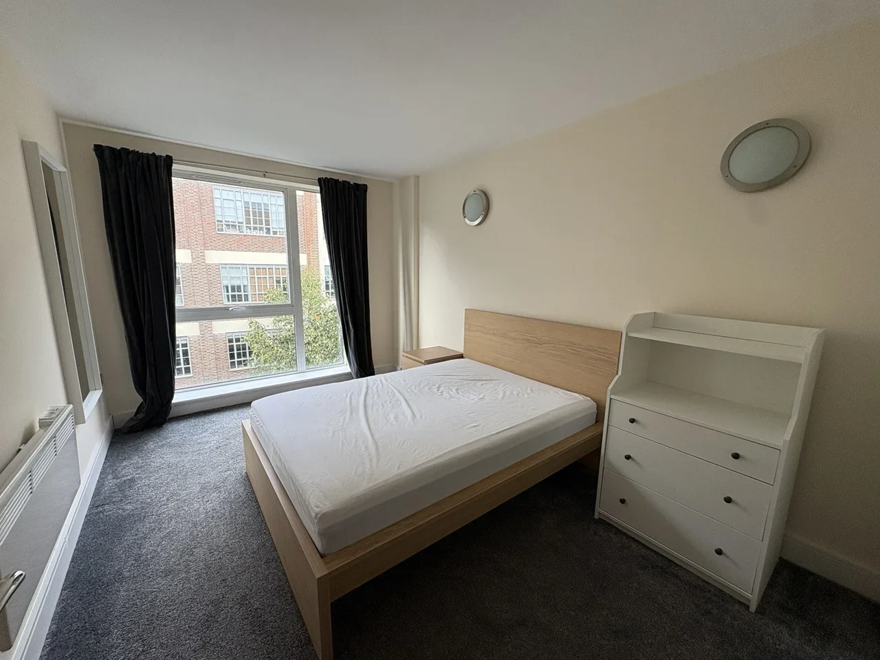 Flat Peckham Grove in Greater London