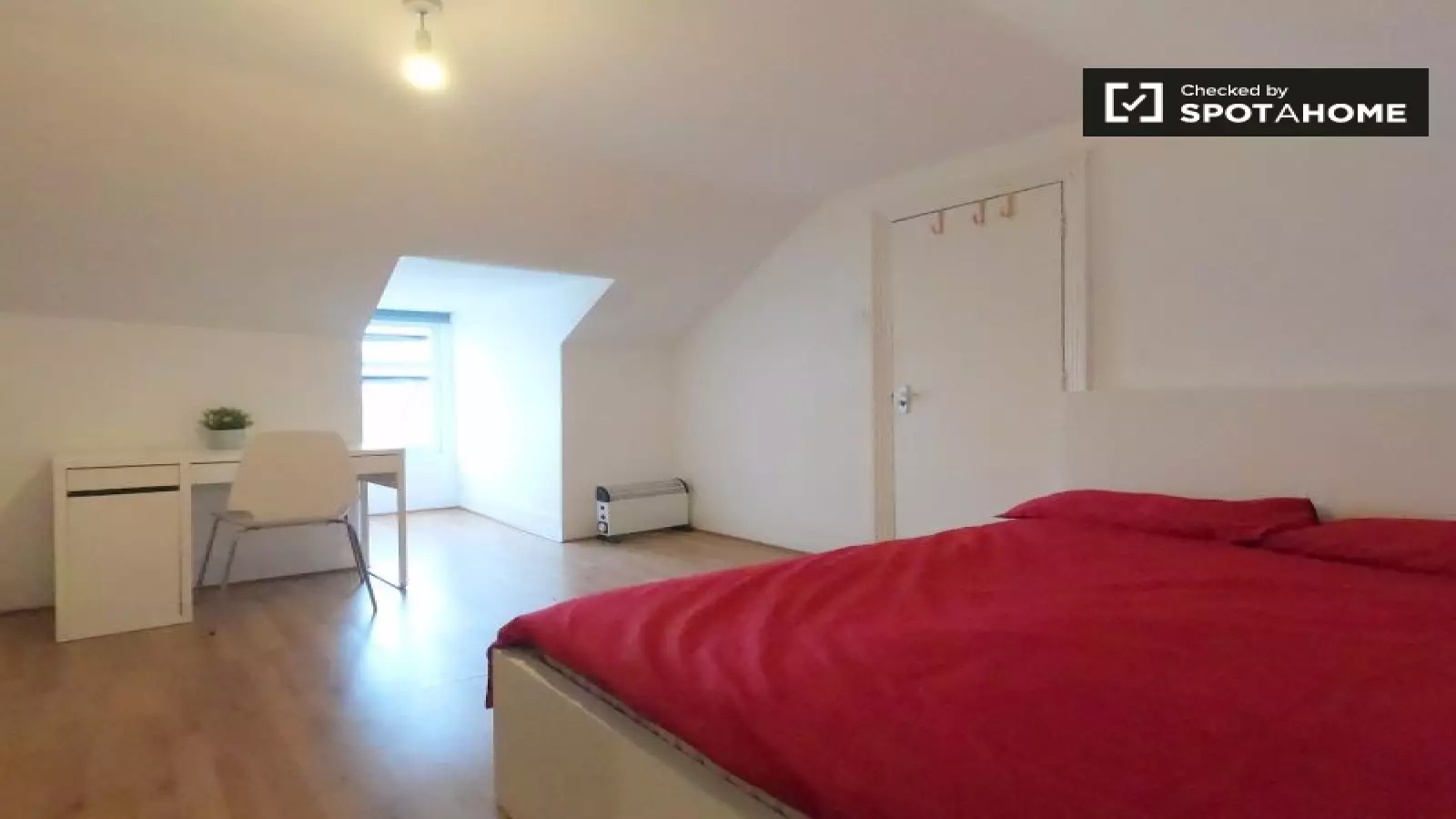 Room Hornsey Park Road in Greater London