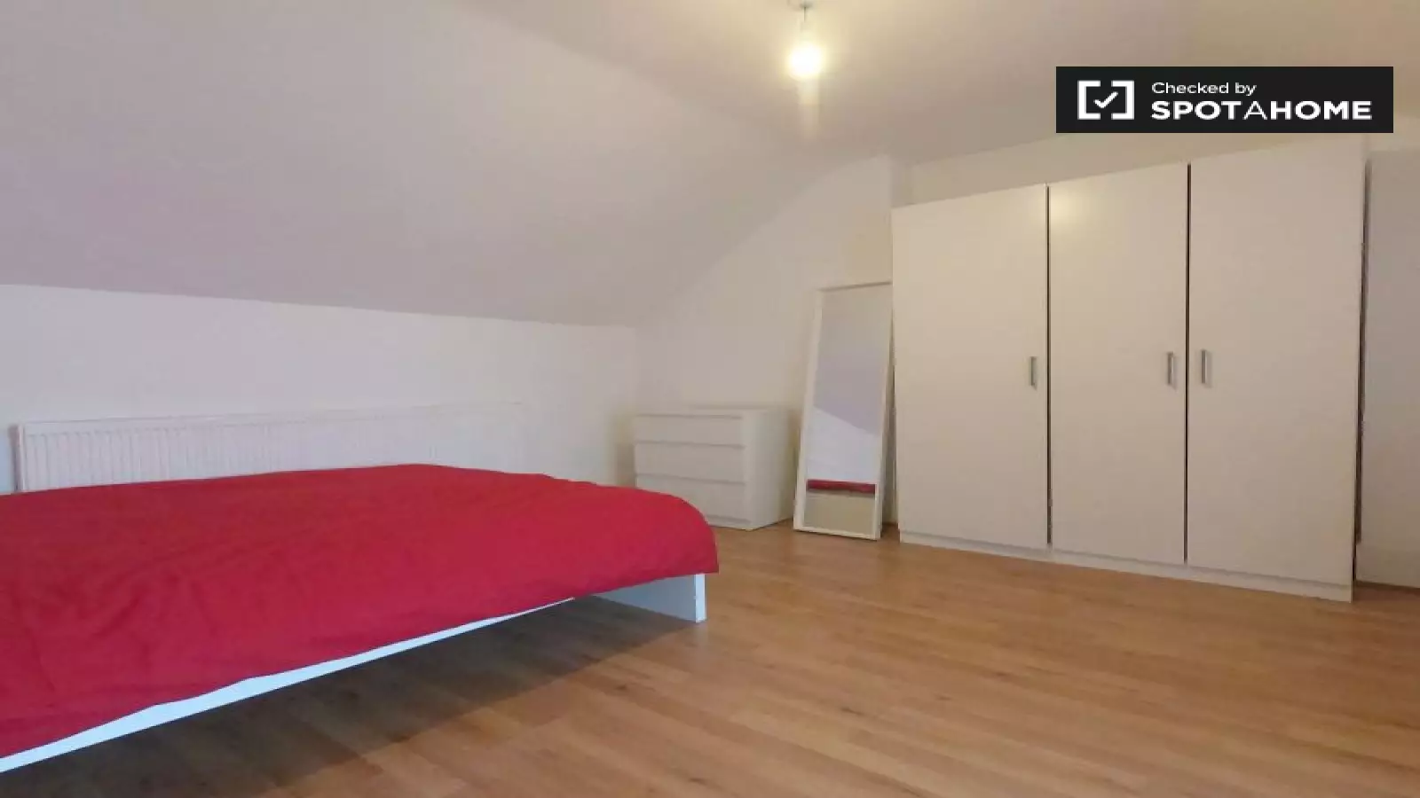Room Hornsey Park Road in Greater London