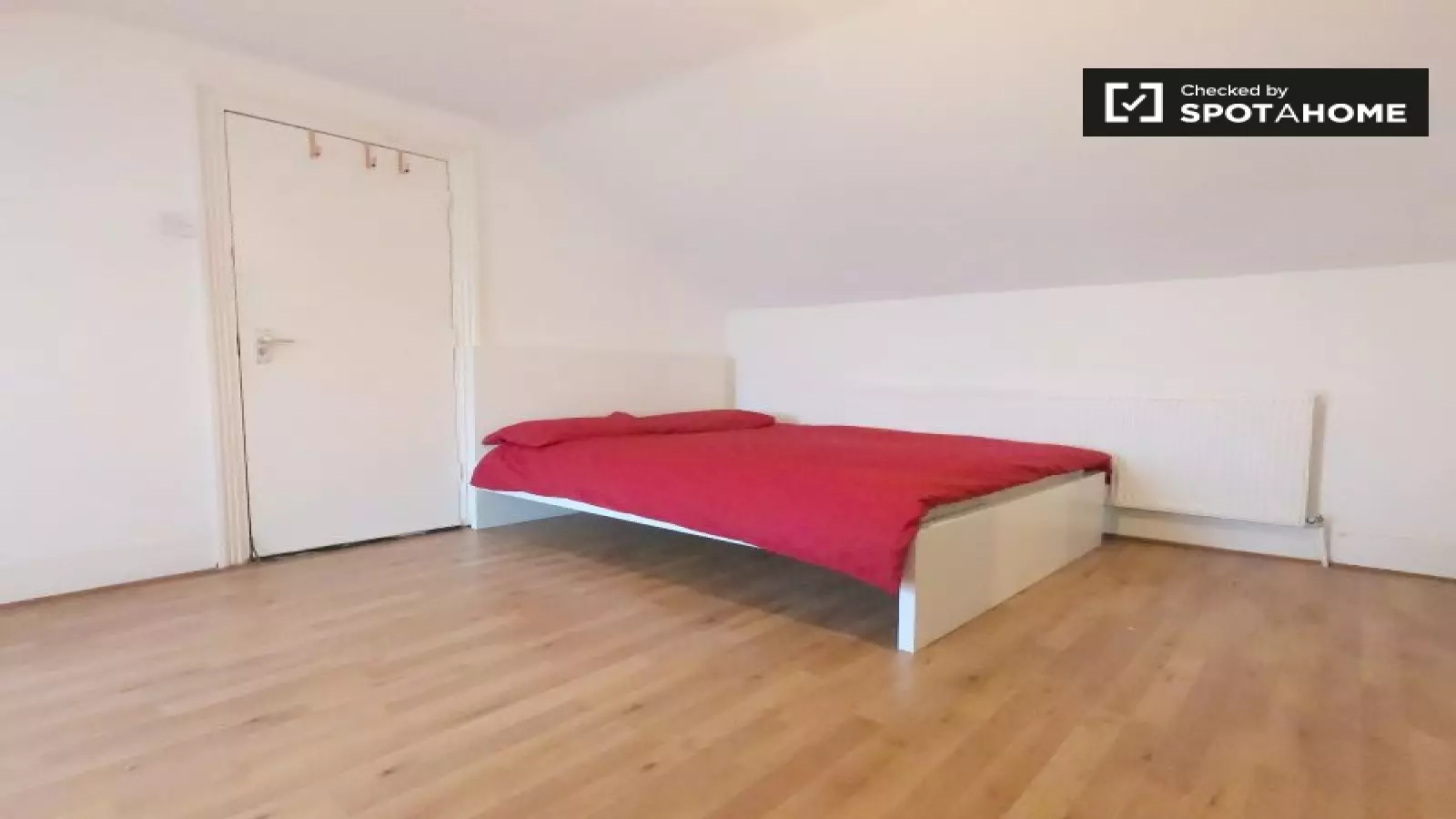 Room Hornsey Park Road in Greater London