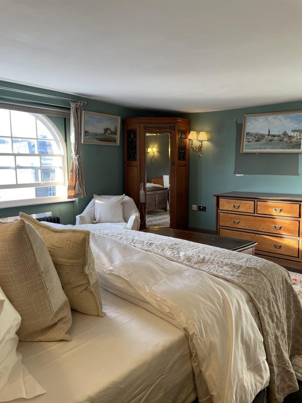 Room College Grove in Greater London