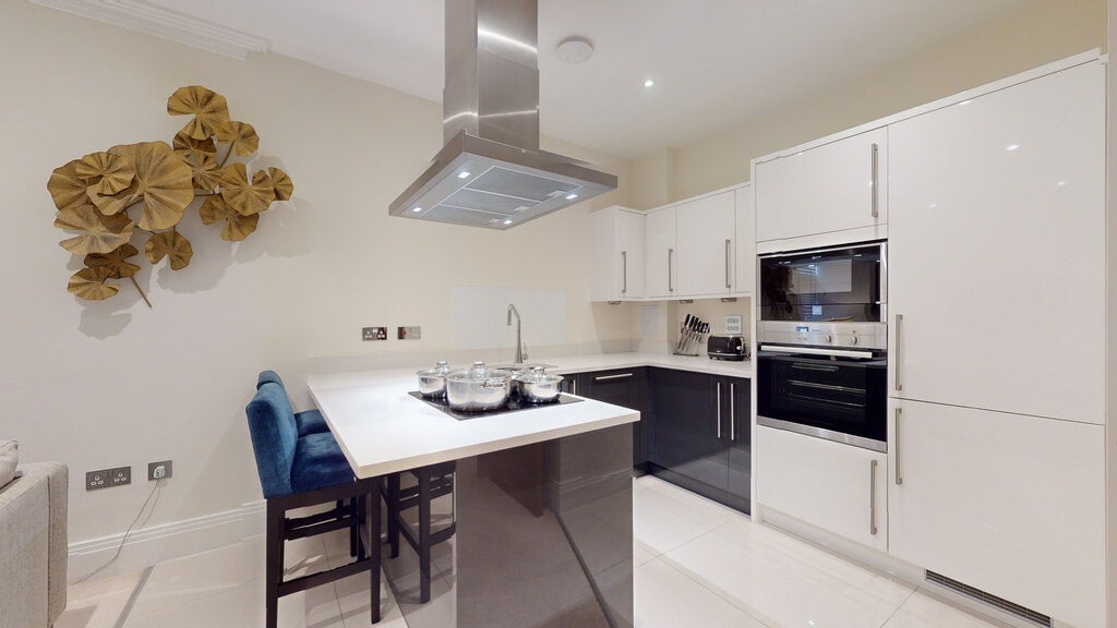 Flat Rainville Road in Greater London