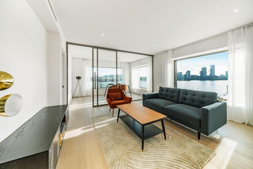 Flat Royal Wharf in London