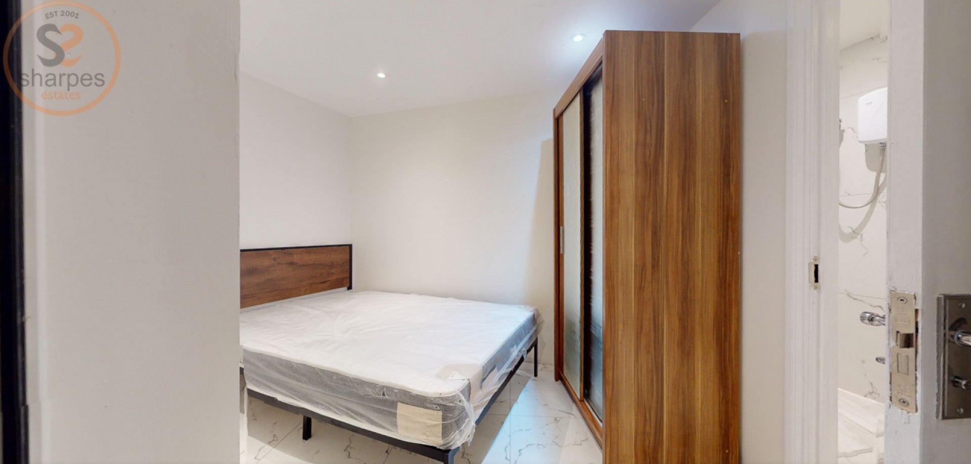 Flat Farewell Place in Greater London