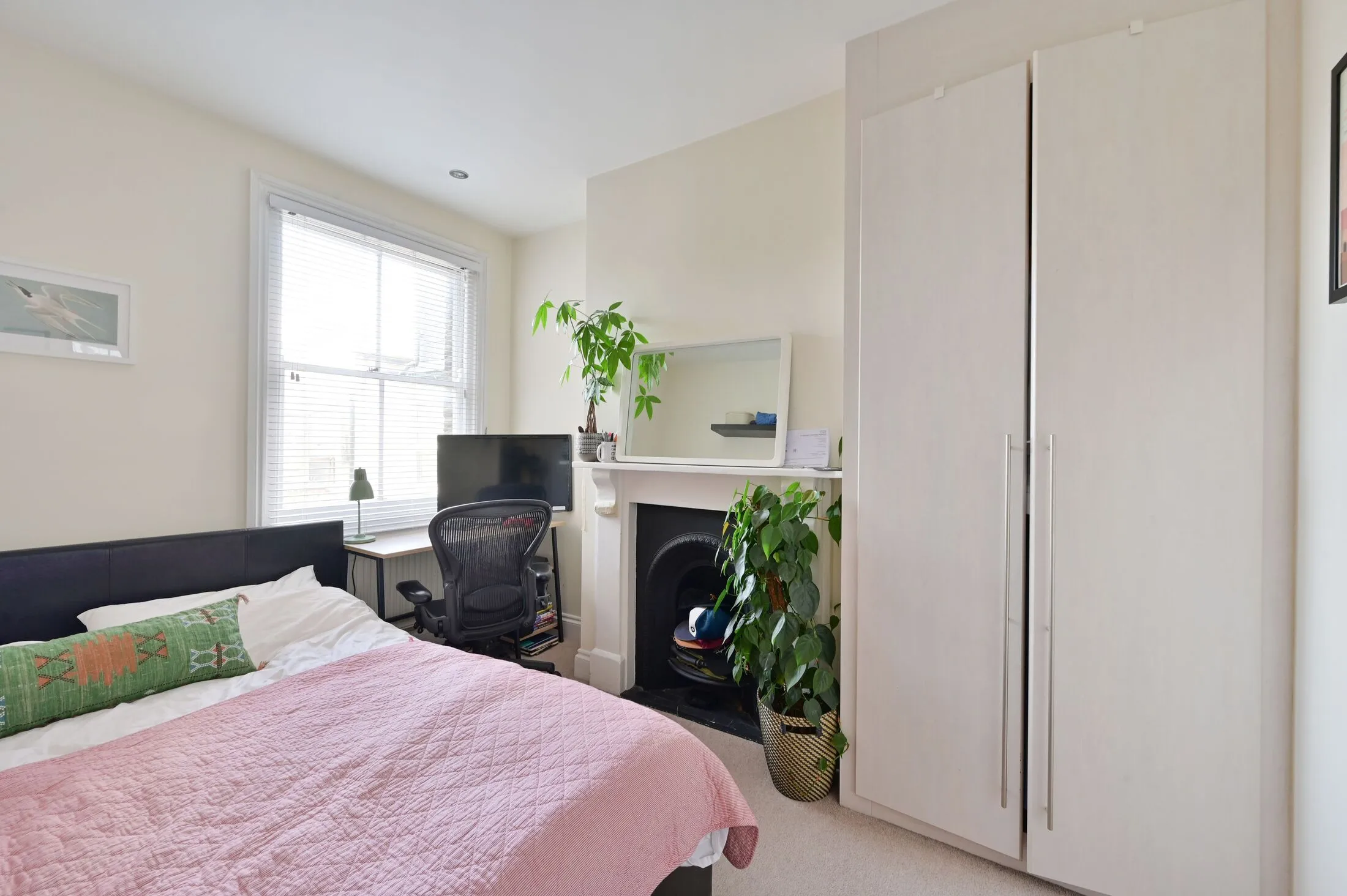 Flat Standen Road in Greater London