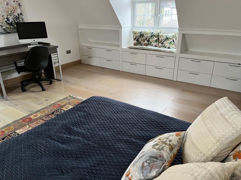 Room Lyndhurst Gardens in Greater London