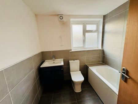 Flat North Lane in Rushmoor