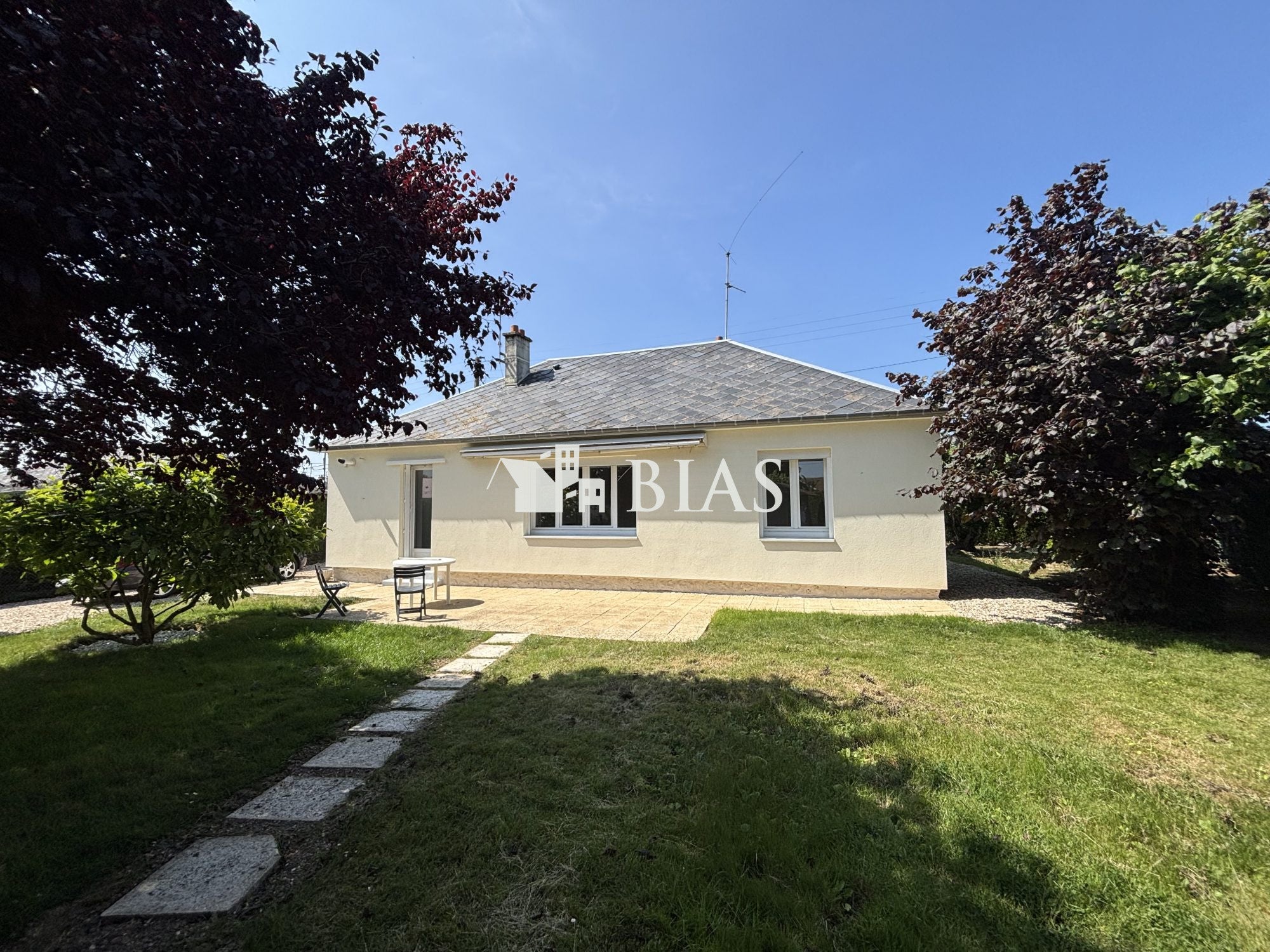 House Allée des Bleuets in Le Neubourg