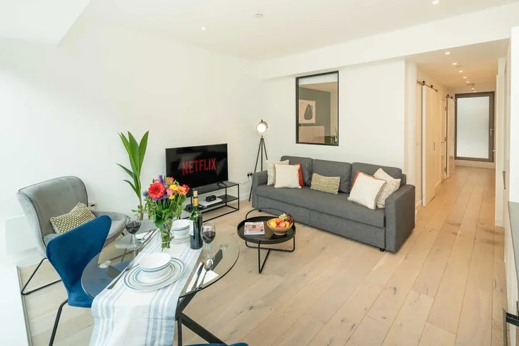 Flat Great West Road in Greater London