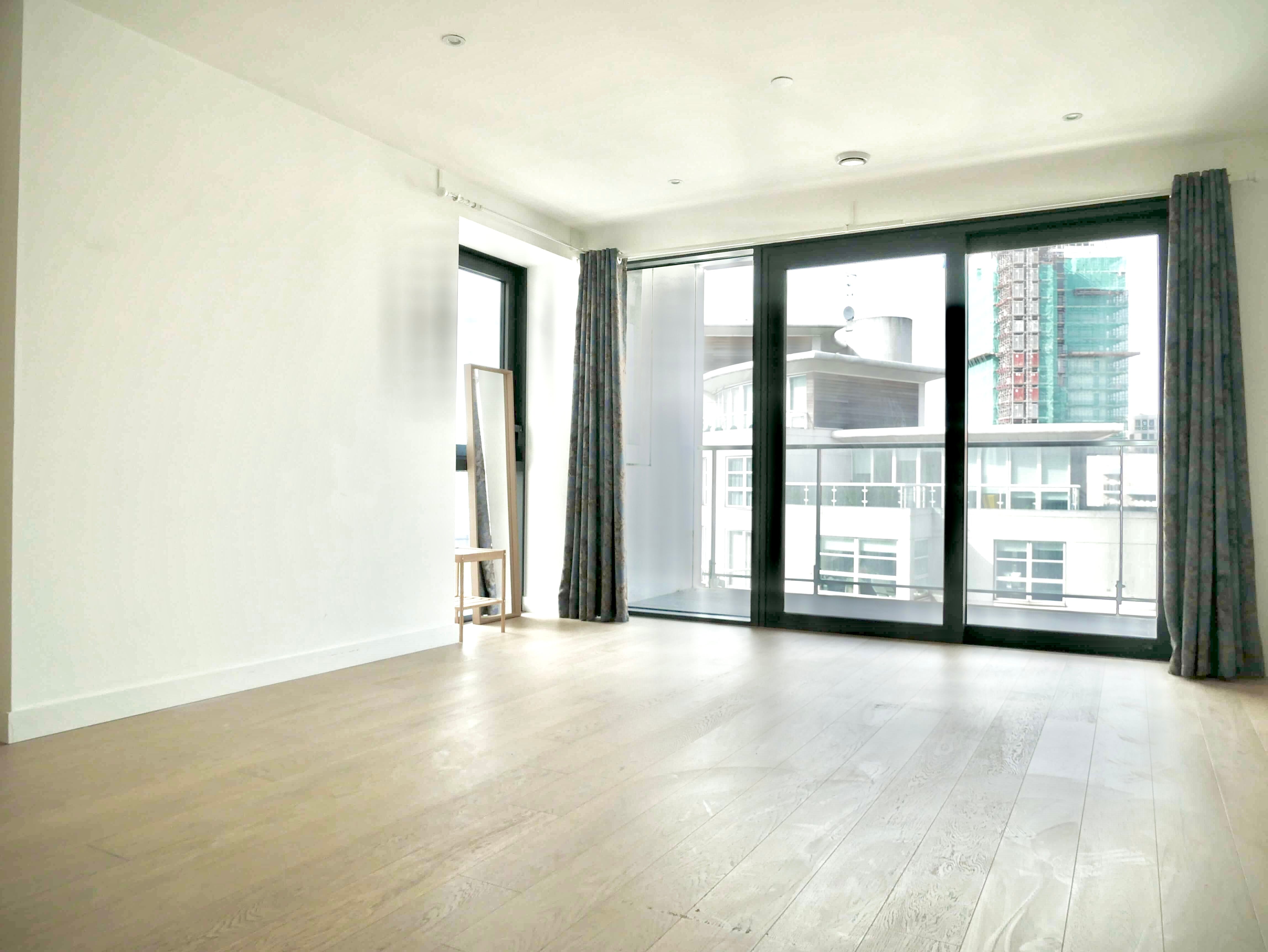 Flat Yabsley Street in Greater London