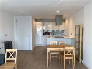 Flat Yabsley Street in Greater London