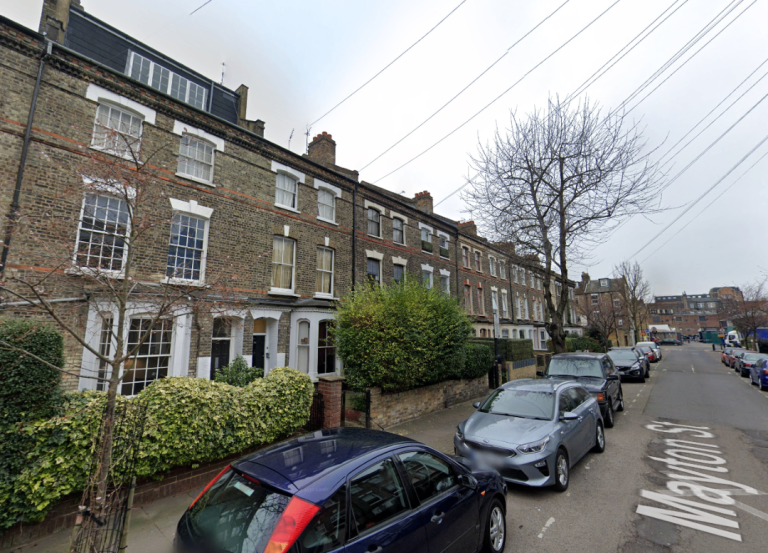 Flat Mayton Street in Greater London