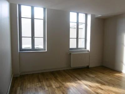 Flat Rue Boucher de Perthes in Tarare