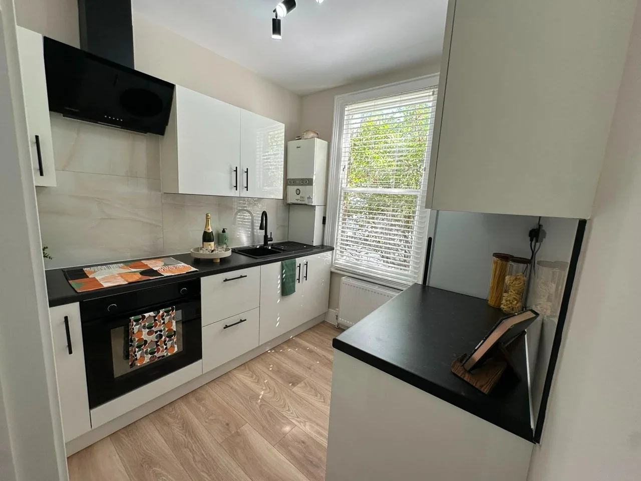 Flat Linley Road in Greater London